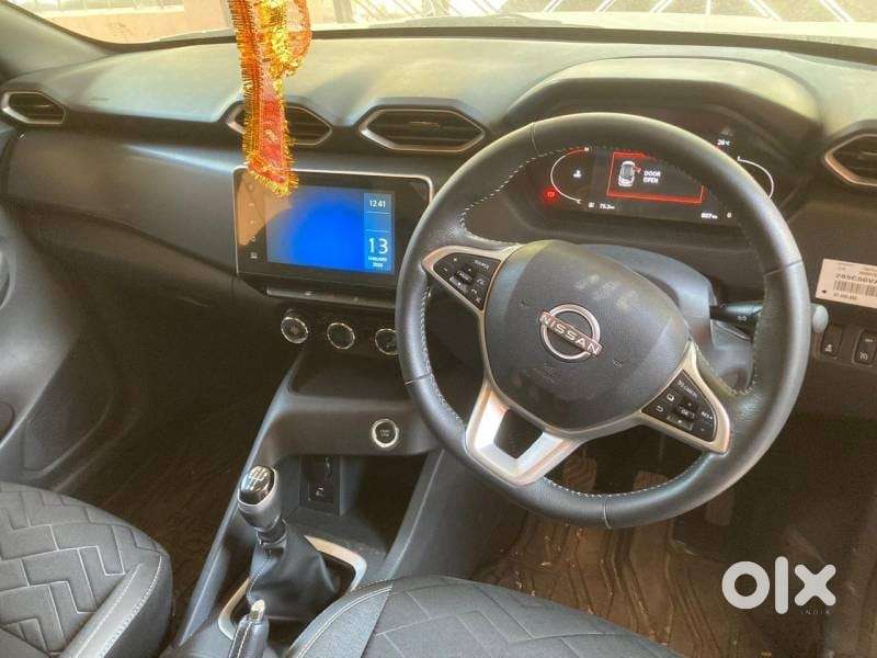 Nissan Magnite 1.0 Xv Premium, 2023, Petrol