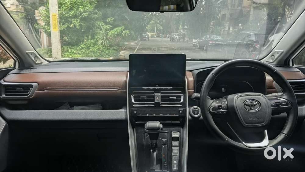 Toyota Innova Hycross 2.0 Zx (o) Hybrid 7 Str, 2023, Petrol