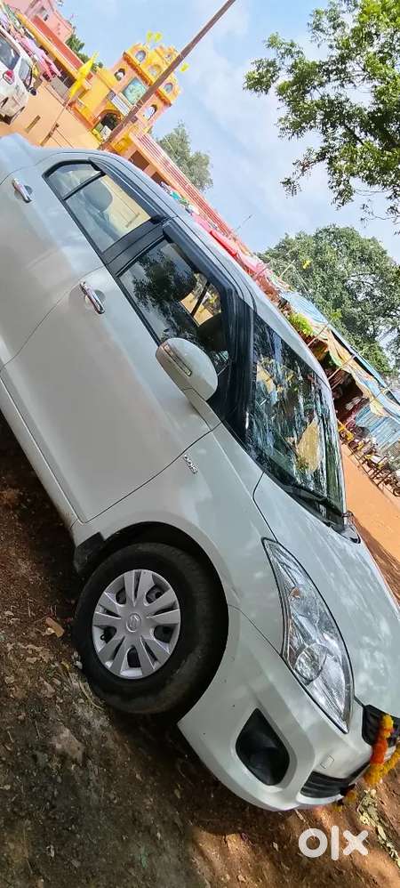 Maruti Suzuki Dzire 2015 मैन्युअल 24 किमी