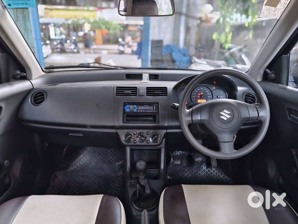 Maruti Suzuki Swift Lxi Bsiv, 2011, Petrol