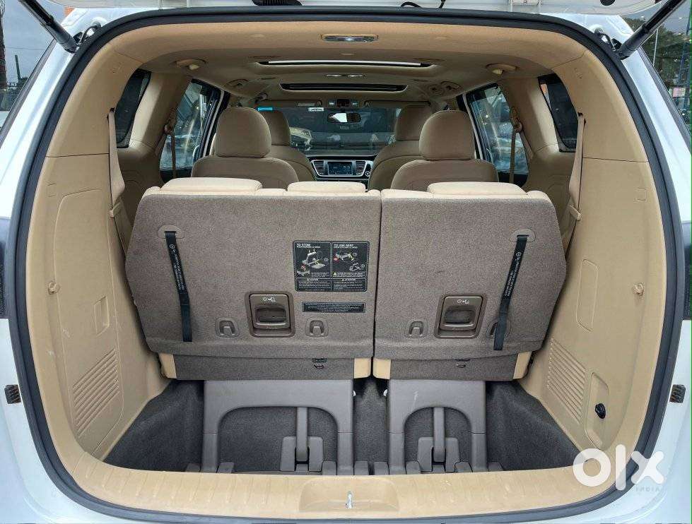 Kia Carnival Premium, 2021, Diesel