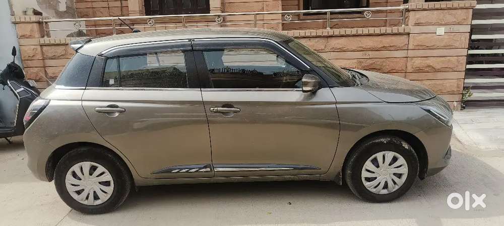 Maruti Swift Vxi With All Accessories And Back Camera Also