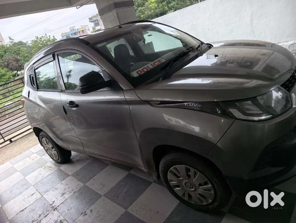 Mahindra Kuv 100 2016 मॉडल