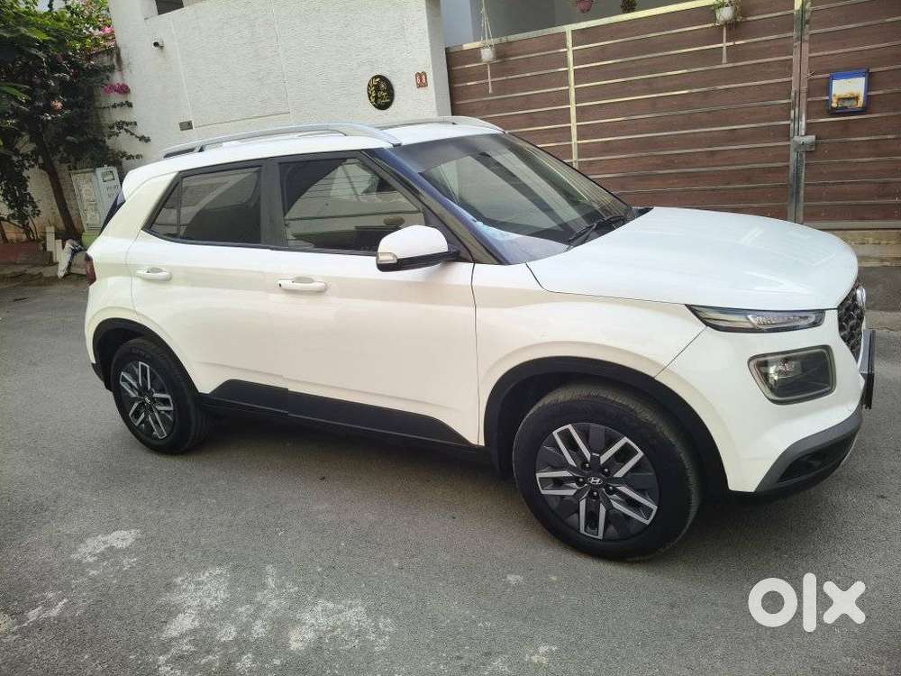 Hyundai Venue Sx Dual Tone, 2022, Diesel