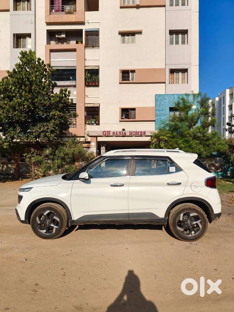Hyundai Venue 2021 Diesel 16500 Km Driven