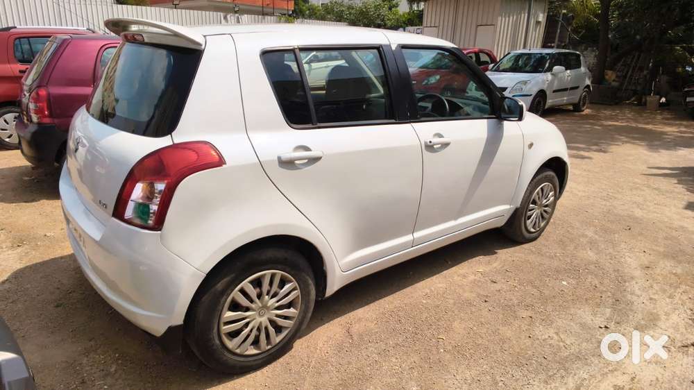 Maruti Suzuki Swift Lxi Bsiv, 2007, Petrol
