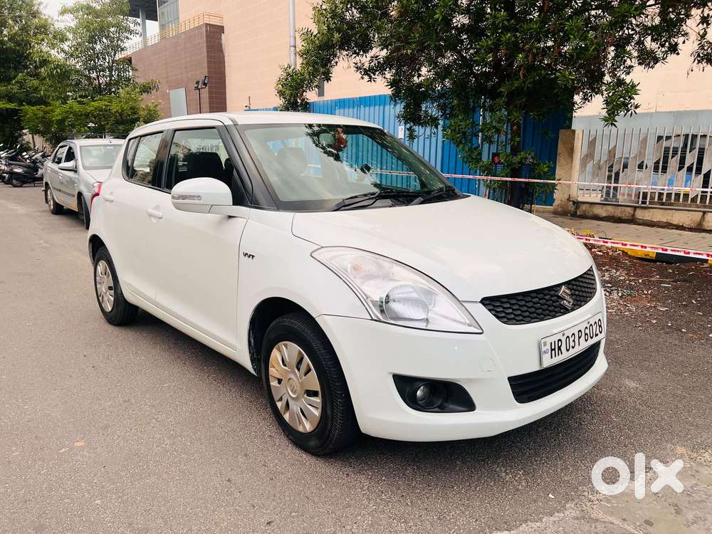 Maruti Suzuki Swift Vxi 1.2 Abs Bs-iv, 2013, Petrol