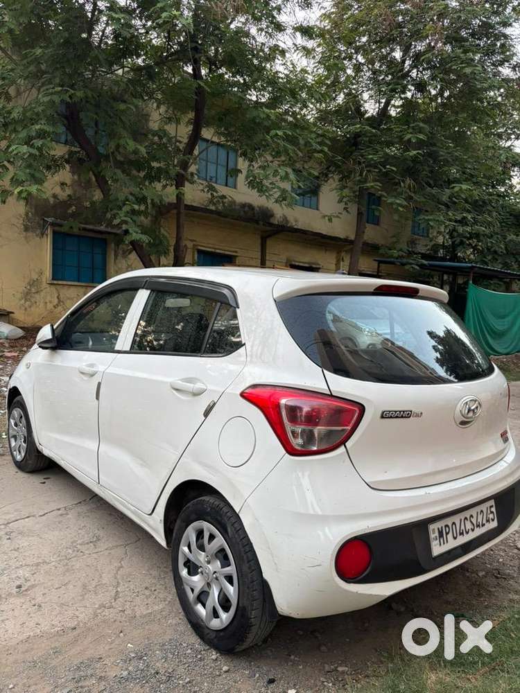 Hyundai Grand I10 2017 Petrol Well Maintained