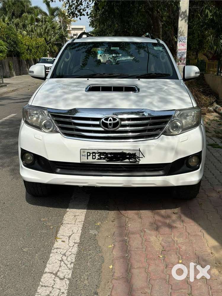 Toyota Fortuner 2013