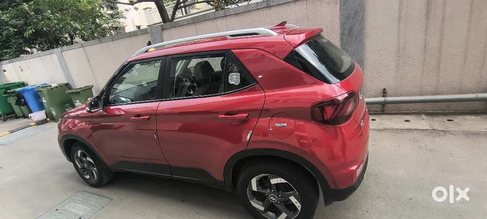 Hyundai Venue Imt  40,600 Km  Single Owner  Top Condition