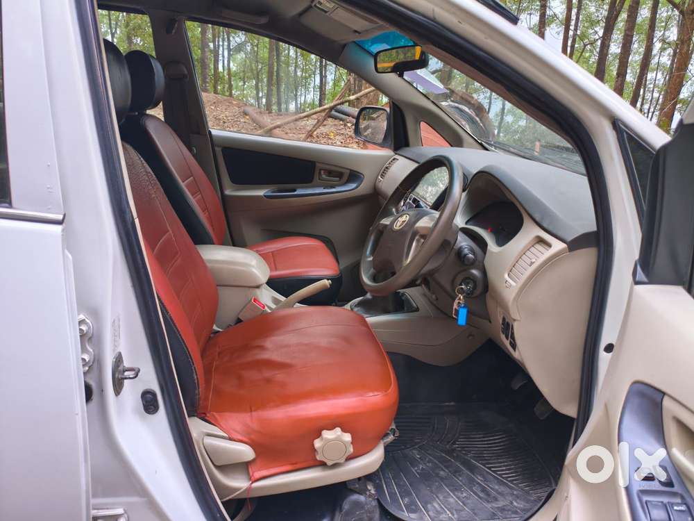 Toyota Innova 2.5 G (diesel) 8 Seater, 2014, Diesel