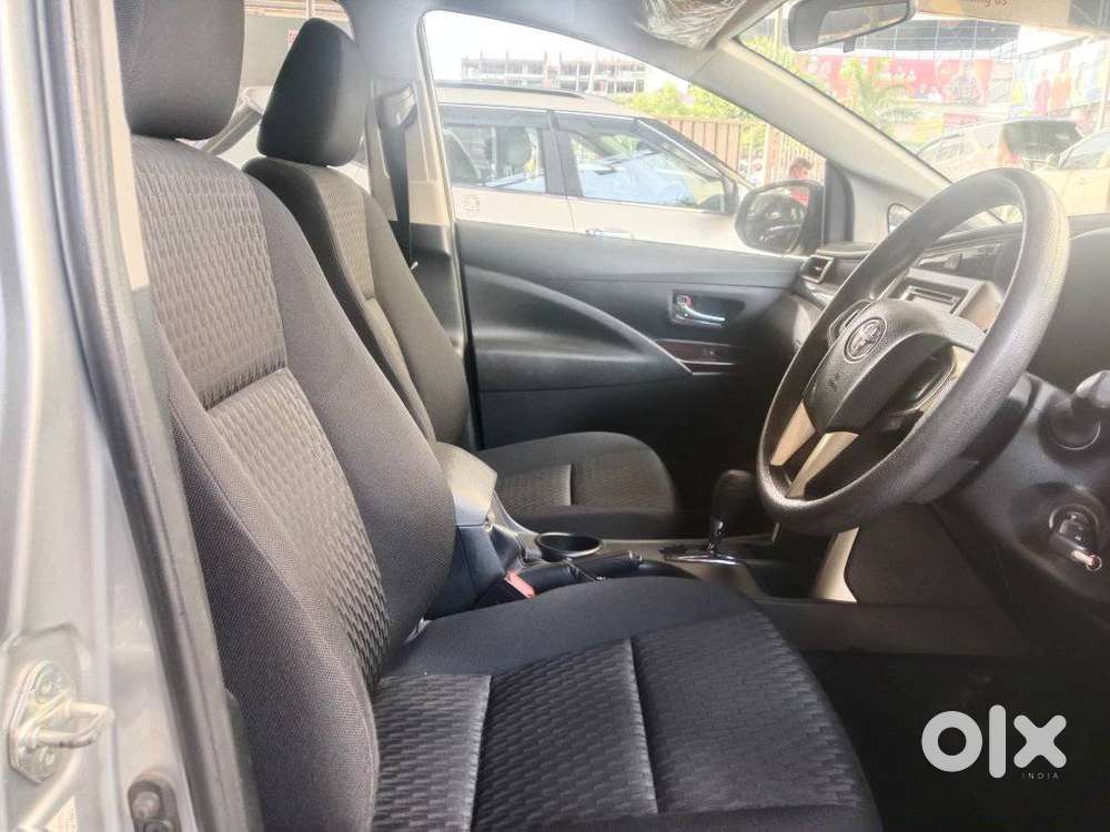 Toyota Innova Crysta, 2016