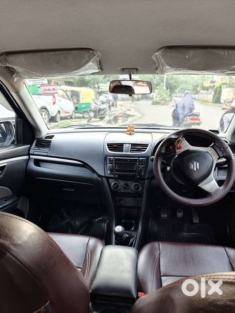 Maruti Suzuki Swift Vxi Optional, 2016, Petrol