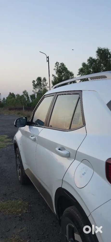 Venue Next To New Condition Lady Doctor Driven