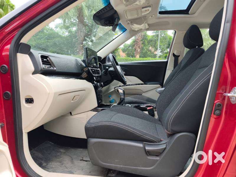 Mahindra Xuv 3xo Ax5l 1.2 Petrol At, 2026