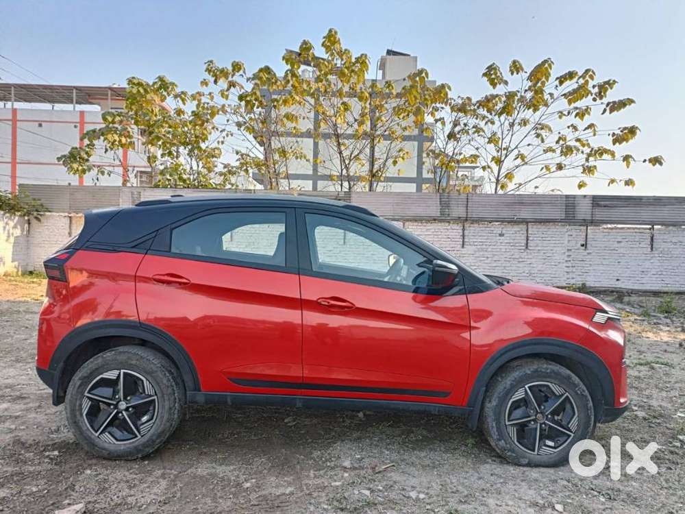 Tata Nexon, 2023, Petrol