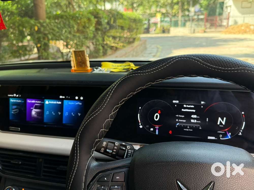 Mahindra Xuv700 Petrol 2023