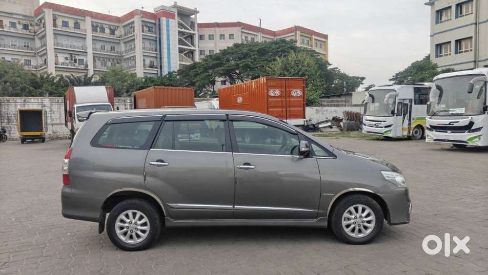 Toyota Innova 2.5 Vx 8 Str Bs-iii, 2014, Diesel