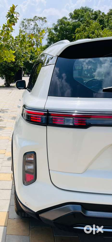 Maruti Suzuki Grand Vitara 1.5 Alpha Plus Intelligent Hybrid Ecvt, 2..