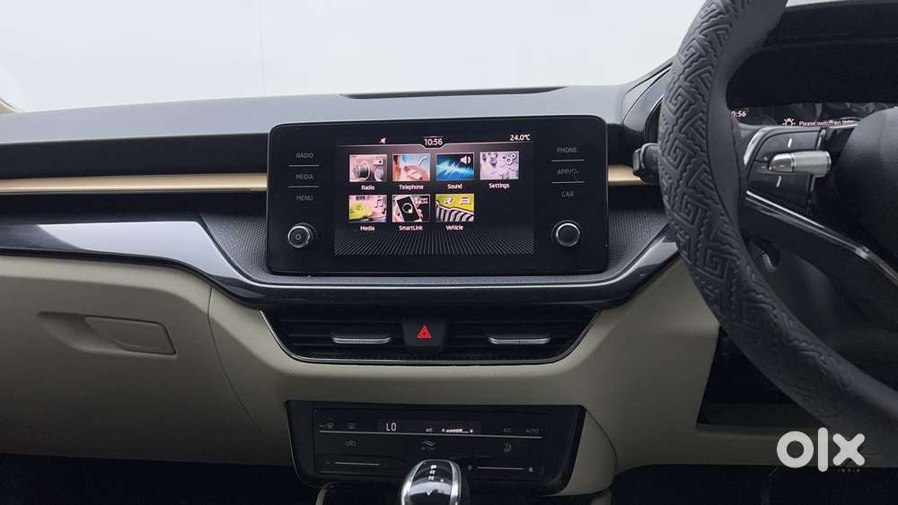 Skoda Slavia Style 1.0l Tsi At, 2023, Petrol