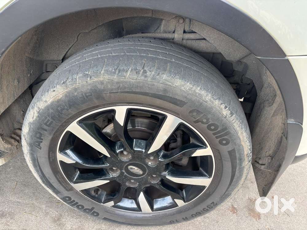 Xuv 500 W11(o) Showroom Track