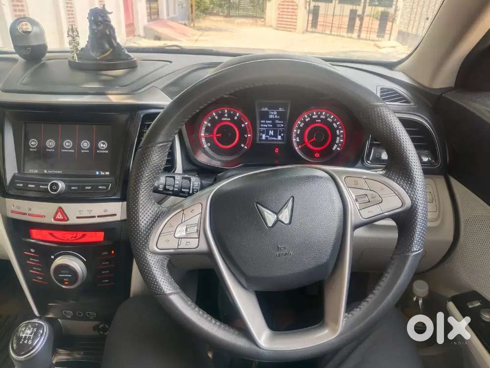 Mahindra Xuv300 2023 Petrol 12000 Km Driven