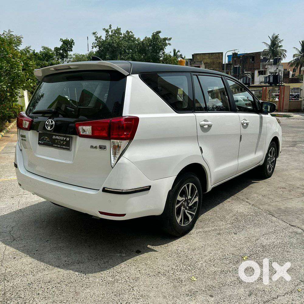 Toyota Innova Crysta 2.4 G Plus Mt 7 Str, 2023, Diesel