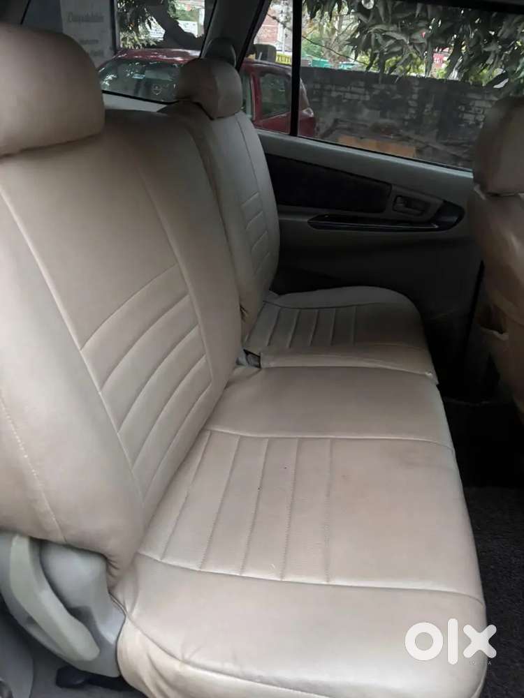 Toyota Innova 2012 Diesel 266000 Km Driven