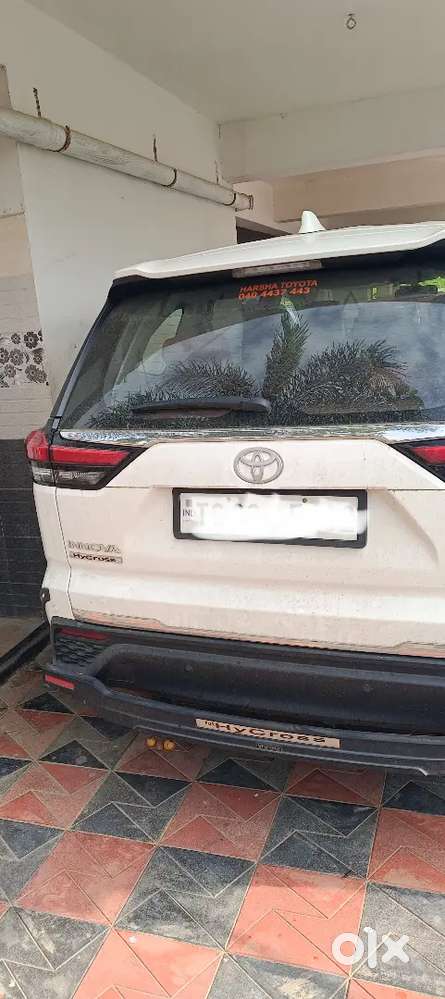 Toyota Innova Hycross 2025 Petrol 18500 Km Driven