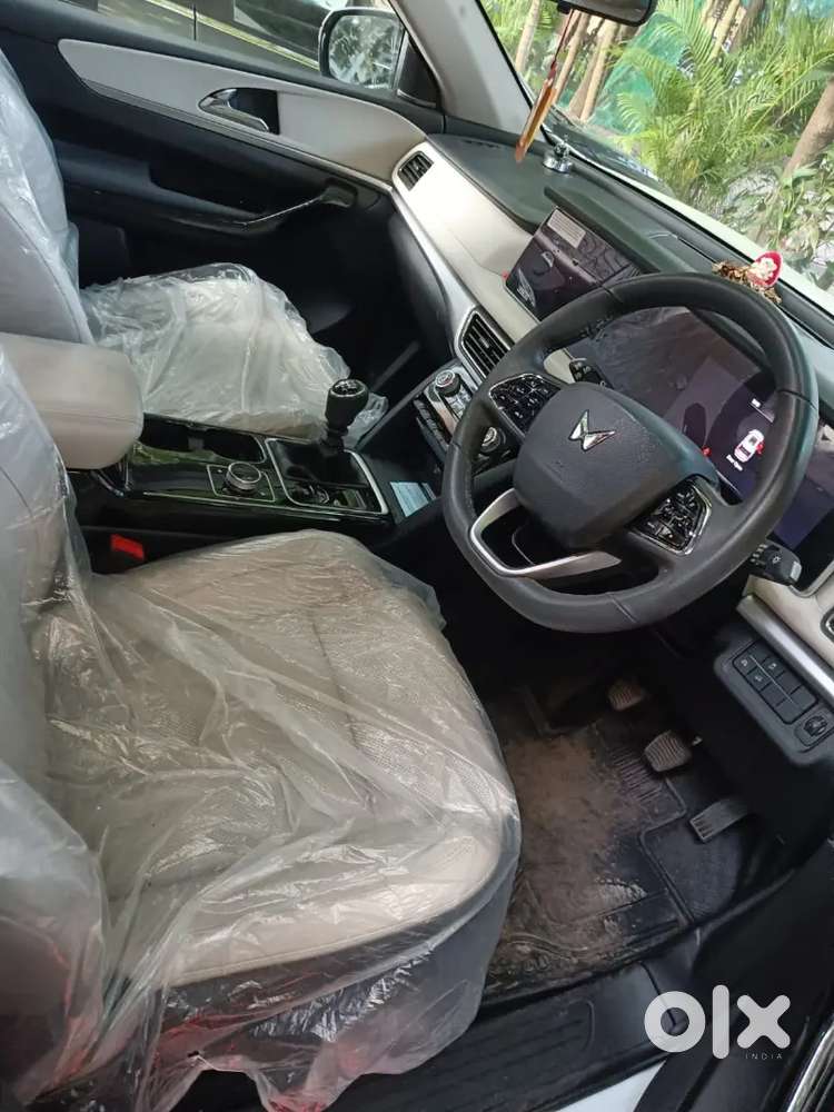 Mahindra Xuv700 Diesel 7 Manual Luxury 2025