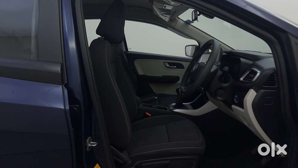 Tata Altroz Xz, 2023, Petrol