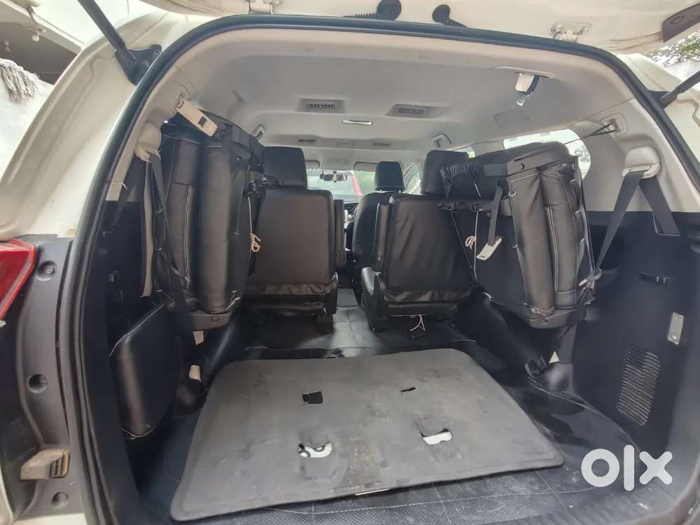 Toyota Innova Crysta 2.4 G Plus 2025
