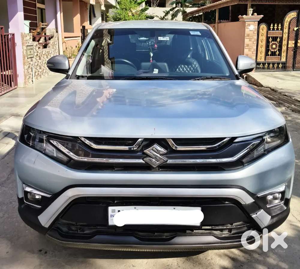 Maruti Brezza Lxi Cng-petrol 27000km. Mileage 28-30 Kmpl