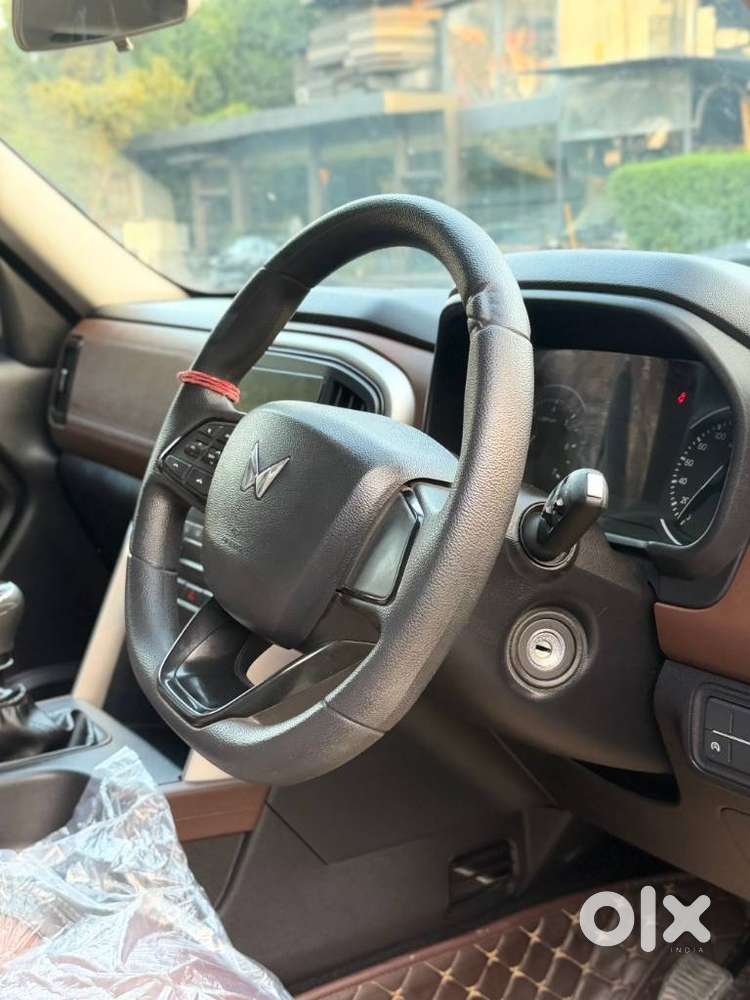 Mahindra Scorpio-n 2.0 Z2 Petrol Mt 7 Str, 2024, Petrol