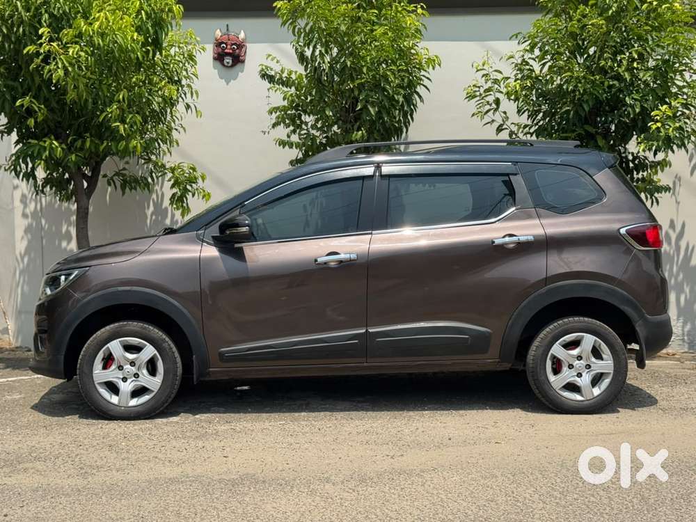 Renault Triber Rxt, 2022, Petrol