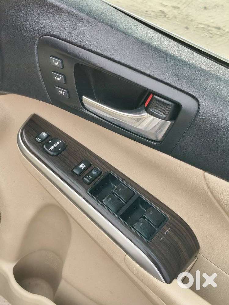 Toyota Camry Hybrid, 2016, Petrol