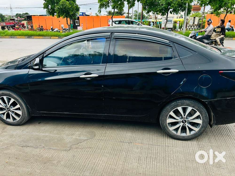 Hyundai Fluidic Verna 2015