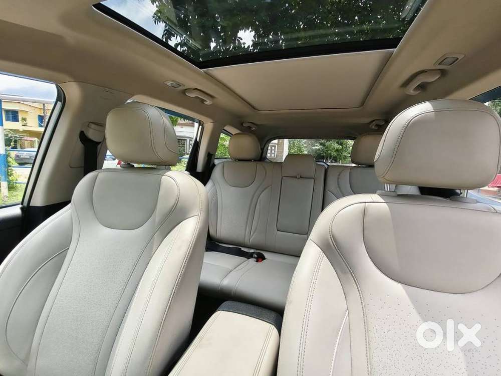 Mahindra Xuv700 2.2 Ax 7 Diesel Mt Str, 2025, Diesel