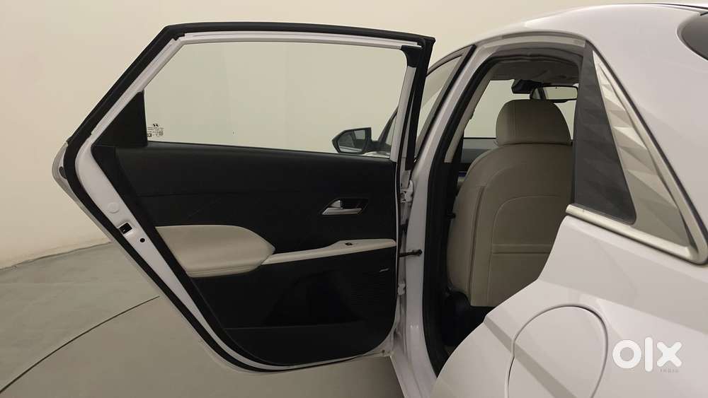 Hyundai Verna 1.5 Sx (o) Vtvt Ivt, 2023, Petrol