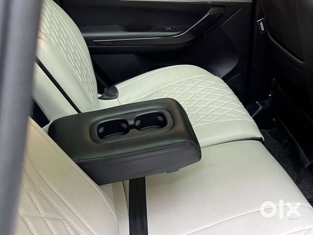 Mahindra Xuv700 2.2 Ax 5 Diesel Mt 7 Str, 2024, Diesel