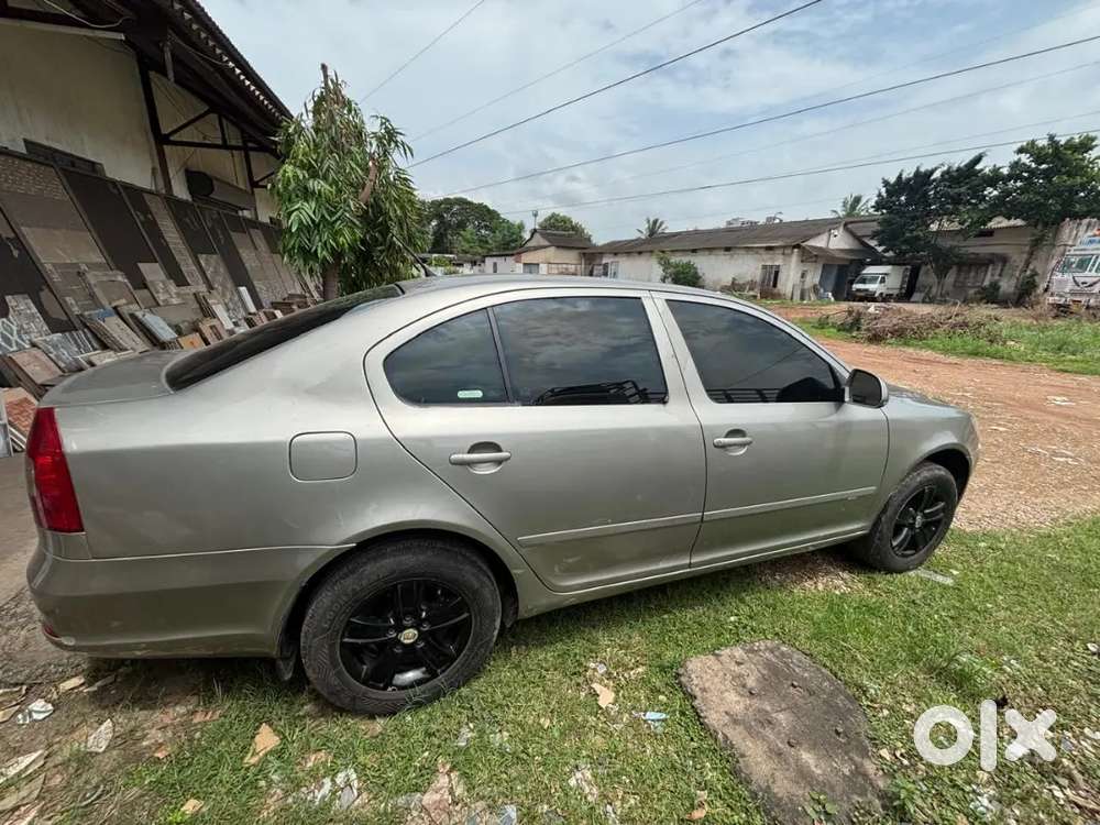 Skoda Laura 2013 Diesel 145000 Km Driven