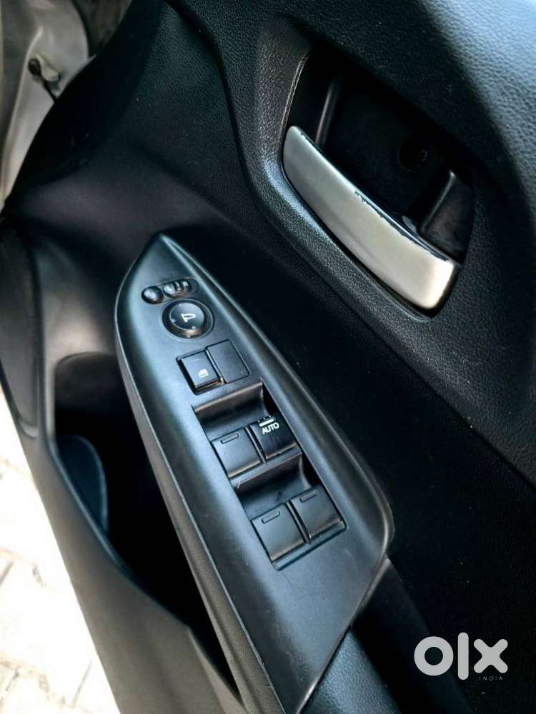 Honda Jazz V Automatic, 2018, Petrol