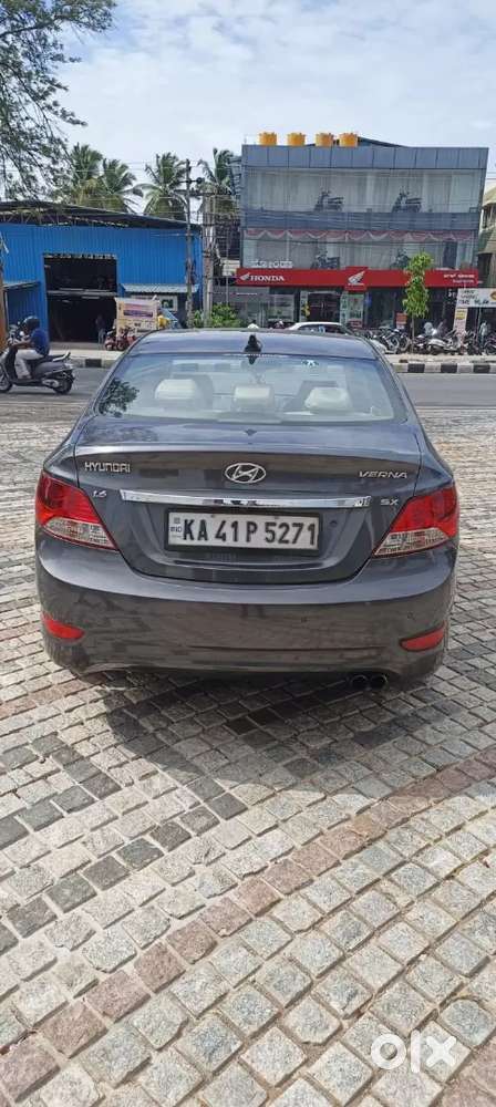 Hyundai Verna Fluidic 2012 diesel car showroom maintained