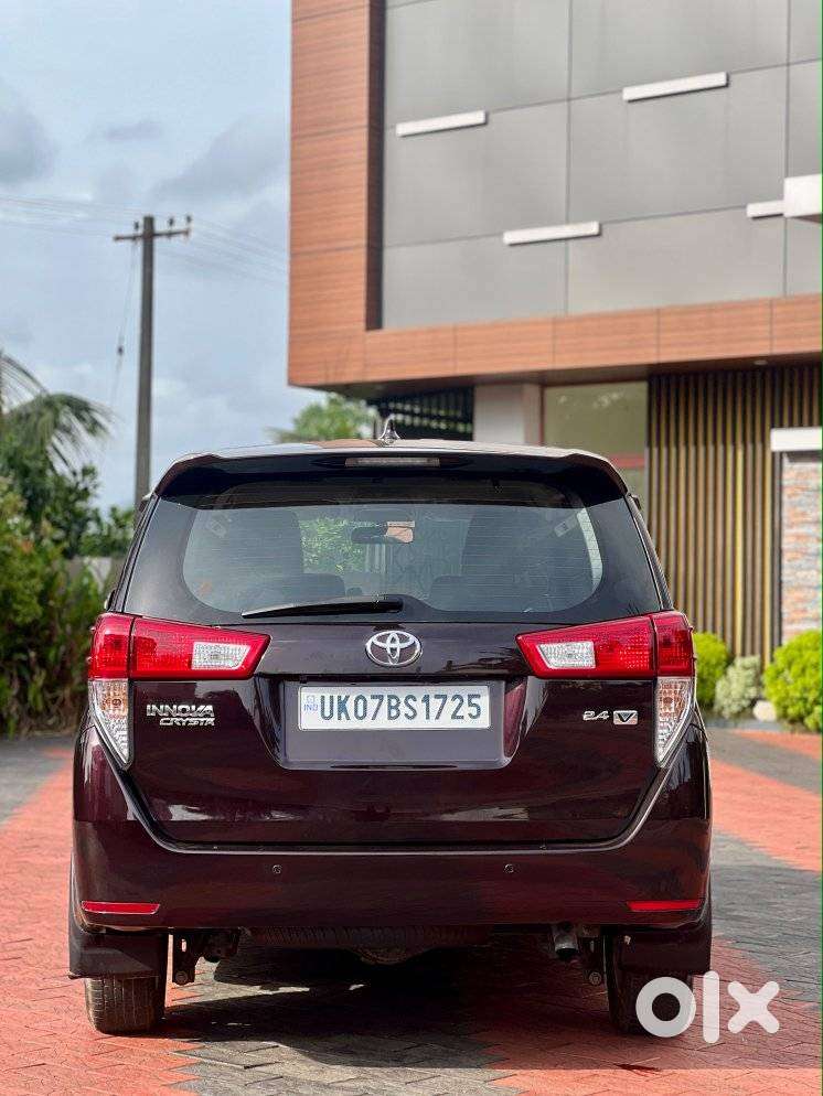 Toyota Innova Crysta 2.4 V 7 Str, 2016, Diesel