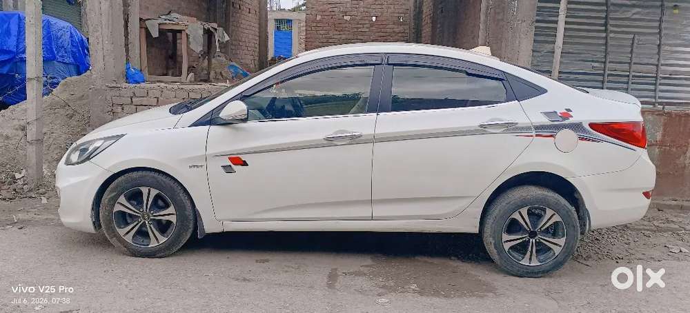Hyundai Fluidic Verna 2013