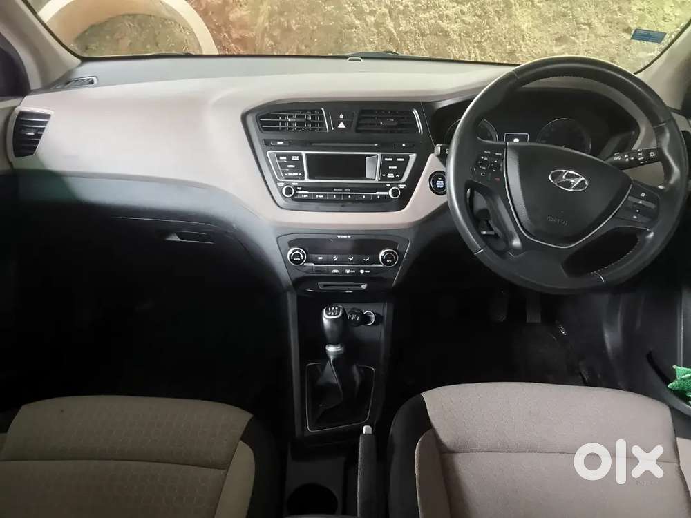 Hyundai I20 2015 Petrol Full Option 40000 Km Driven