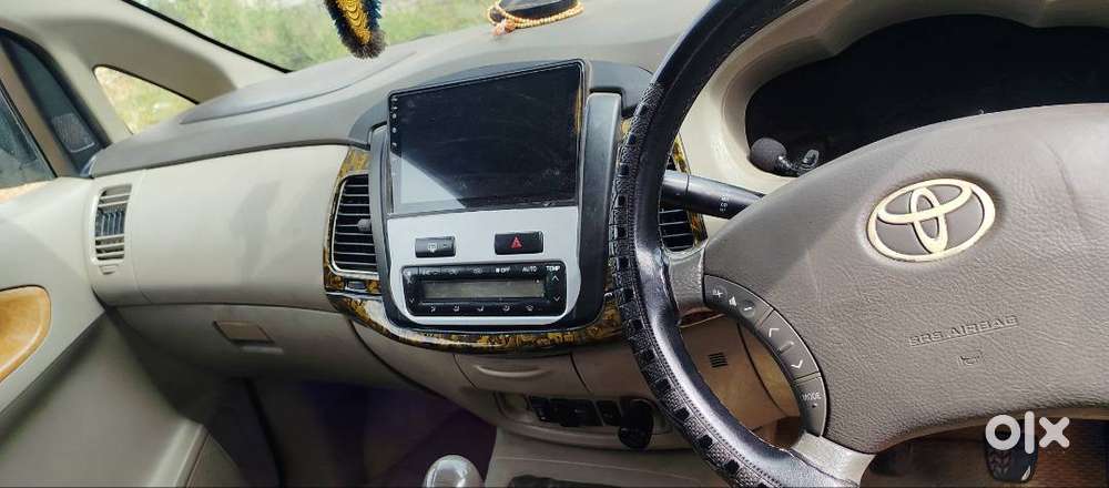 Innova 2.5 V (diesel)