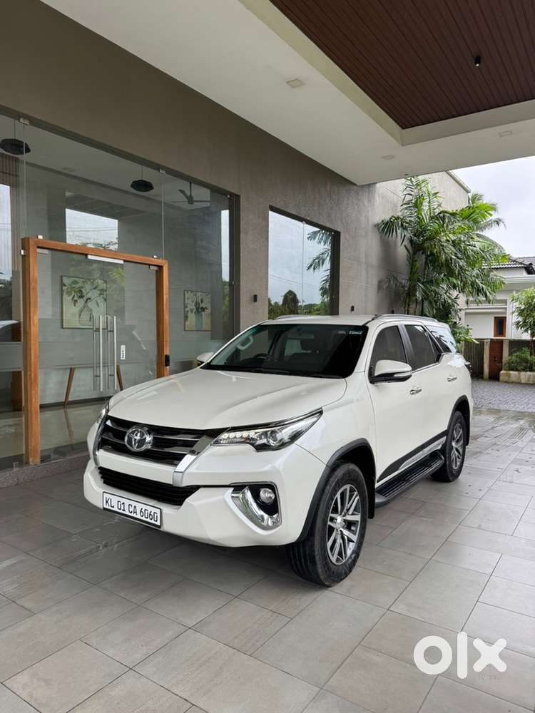Toyota Fortuner 4x4  Automatic