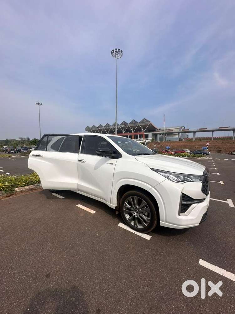 Toyota Innova Hycross Hybrid 2024 42000 Km Driven