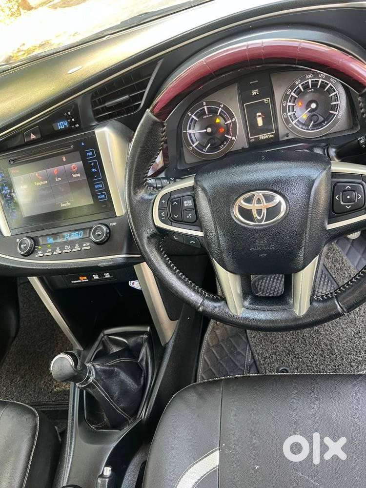 Toyota Innova Crysta 2.4 V 8 Str, 2016, Diesel